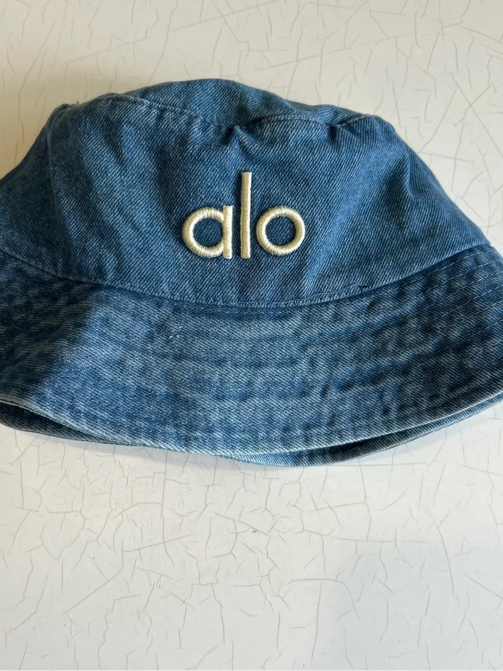 Alo Denim Bucket Hat - dark Blue with White Logo embroidered cotton